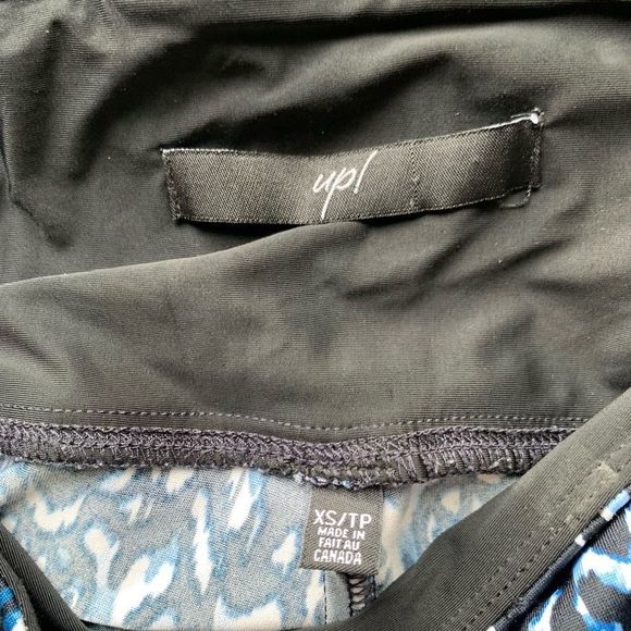 Up silky-soft flare leggings - Picture 7 of 8